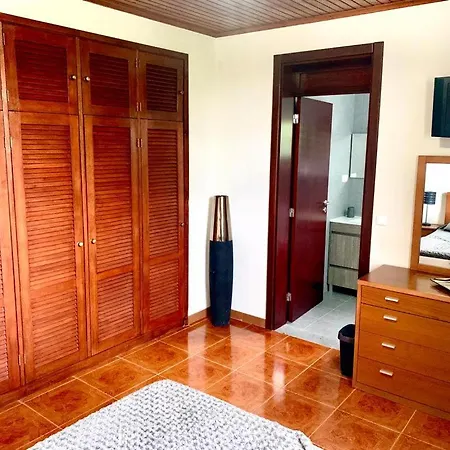 Ninho Cagarras Homestay *