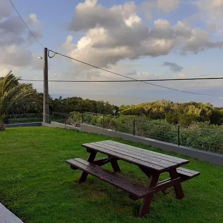 בית אירוח Ninho Cagarras