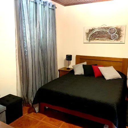 Ninho Cagarras בית אירוח *