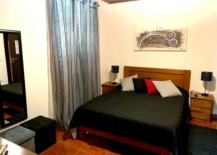 Ninho Cagarras Homestay *